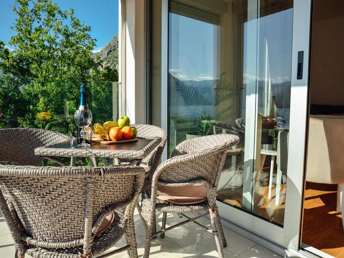 Ily Apartment With Sea View Kotor Exterior foto